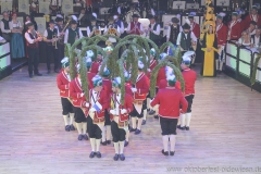 Schäfflertanz am Oide Wiesn Bürgerball im Deutschen Theater in München 2019