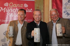 Peter Inselkammer, Gregor Lemke, Christian Schottenhamel (von li. nach re.), Pressekonferenz WirtshausWiesn im Spatenhaus an der Oper in München 2022