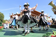 Platzkonzert der Wiesnkapellen bei Kaiserwetter unter der Bavaria auf der Theresienwiese in München 2019