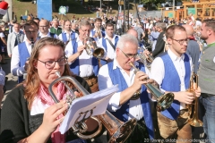 Platzkonzert der Wiesnkapellen bei Kaiserwetter unter der Bavaria auf der Theresienwiese in München 2019