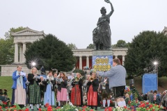 Platzkonzert der Wiesnwirte unter der Bavaria auf der Theresienwiese in München 2022