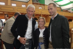 Siegfried Able (li.), Präsentation Wiesnkrug im Armbrustschützenzelt auf der Theresienwiese in München 2019