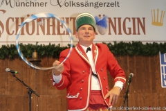 Stammtisch der Schäffler in der Schönheitskönigin auf der Oidn Wiesn am Oktoberfest in München 2018