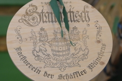 Stammtisch der Schäffler in der Schönheitskönigin auf der Oidn Wiesn am Oktoberfest in München 2018