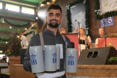 1. Tag in der Schönheitskönigin auf der Oidn Wiesn am Oktoberfest in München 2018