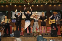 Bernhard Gruber, Jürgen Kirner, Peter Reichert, Gitti Walbrun, Bianca -bachmann, Berni Filser (von li. nach re.), 1. Tag in der Schönheitskönigin auf der Oidn Wiesn am Oktoberfest in München 2018