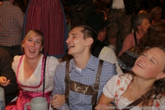 1. Tag in der Schönheitskönigin auf der Oidn Wiesn am Oktoberfest in München 2018