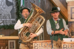 Blech nach Acht, Der 12. Tag im Volkssängerzelt zur Schönheitskönigin auf der Oidn Wiesn in München 2019