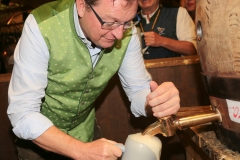 Bernhard Klier, Schönheitskönigin 15. Tag auf der Oidn Wiesn am Oktoberfest in München 2018