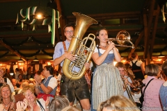 Kapelle Kaiserschmarrn, Schönheitskönigin 16. Tag auf der Oidn Wiesn am Oktoberfest in München 2018