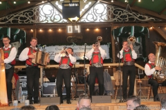 Franz Posch und seine Innbrüggler, Tag  16 im Volkssängerzelt zur Schönheitskönigin auf der Oidn Wiesn in München 2019