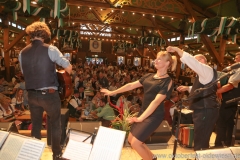 Couplet AG, Der 2. Tag in der Schönheitskönigin auf der Oidn Wiesn am Oktoberfest in München 2018