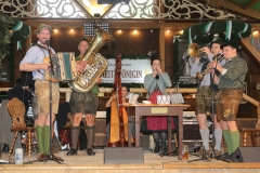 Drah de Wadl, Der 2. Tag im Volkssängerzelt zur Schönheitskönigin auf der Oidn Wiesn in München 2019