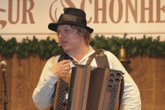 Basti, der 3. Tag in der Schönheitskönigin auf der Oidn Wiesn am Oktoberfest in München 2018