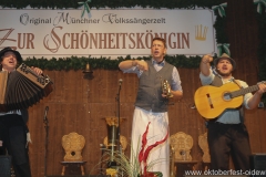 Tom und Basti mit Peter Reichert, der 3. Tag in der Schönheitskönigin auf der Oidn Wiesn am Oktoberfest in München 2018