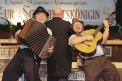 Tom und Basti, Der 3. Tag im Volkssängerzelt zur Schönheitskönigin auf der Oidn Wiesn in München 2019