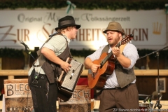 Tom und Basti, Der 3. Tag im Volkssängerzelt zur Schönheitskönigin auf der Oidn Wiesn in München 2019