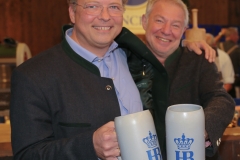 Wolfgang Sperger (li.), Filserbuam in der Schönheitskönigin auf der Oidn Wiesn am Oktoberfest in München 2018