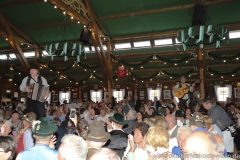 Tom und Basti, Schönheitskönigin 5. Tag auf der Oidn Wiesn am Oktoberfest in München 2018