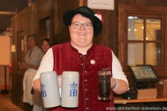 Barbara Preis, Schönheitskönigin 6. Tag auf der Oidn Wiesn  am Oktoberfest in München 2018