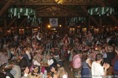 Kapelle Kaiserschmarrn, Schönheitskönigin 6. Tag auf der Oidn Wiesn  am Oktoberfest in München 2018