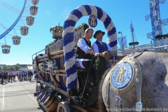 Peter Reichert fährt das Prachtgespann, Schönheitskönigin 6. Tag auf der Oidn Wiesn  am Oktoberfest in München 2018