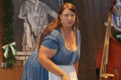 Crissy Simon, Schönheitskönigin 6. Tag auf der Oidn Wiesn  am Oktoberfest in München 2018