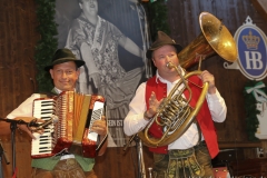 Blechragu, Schönheitskönigin 6. Tag auf der Oidn Wiesn  am Oktoberfest in München 2018