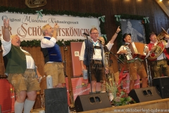 Blechragu, Schönheitskönigin 6. Tag auf der Oidn Wiesn  am Oktoberfest in München 2018