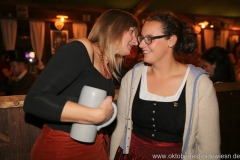 Bianca Bachmann und Geli Tpoic (re.), Schönheitskönigin 7. Tag auf der Oidn Wiesn am Oktoberfest in München 2018