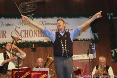 Peter Reichert dirigiert die Tanngrindler Musikanten,Schönheitskönigin 8. Tag auf der Oidn Wiesn am Oktoberfest in München 2018