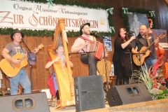 Gerner Zipfelklatscher, Schönheitskönigin 9. Tag auf der Oidn Wiesn am Oktoberfest in München 2018