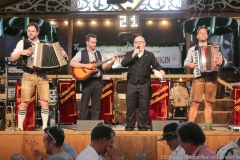 Schleudergang mit Jürgen Kirner, Der 9. Tag im Volkssängerzelt zur Schönheitskönigin auf der Oidn Wiesn in München 2019