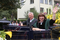 Dieter und Petra Reiter, Trachten- und Schützenzug am Oktoberfest in München 2019