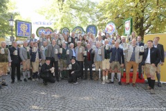 Mit einem symbolischen Anzapfen am Viktualienmarkt unter dem Motto "Unser Herz für die Wiesn" läuteten die Münchner Brauereien zusammen mit den Wiesnwirten das 188. Oktoberfest 2021 ein,