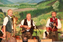 Dellnhauser  Musikanten, Tag 10 im Volkssängerzelt Schützenlisl auf der Oidn Wiesn am Oktoberfest in München 2022