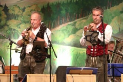 Dellnhauser  Musikanten, Tag 10 im Volkssängerzelt Schützenlisl auf der Oidn Wiesn am Oktoberfest in München 2022