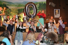 Tag 10 im Volkssängerzelt Schützenlisl auf der Oidn Wiesn am Oktoberfest in München 2022