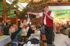 Bäff, Tag 11 im Volkssängerzelt auf der Oidn Wiesn am Oktoberfest in München 2022