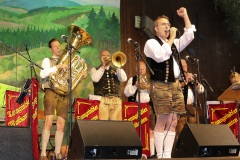 Tanngrindler Musikanten, Tag 13 im Volkssängerzelt Schtzenlisl auf der Oidn Wiesn am Oktoberfest in München 2022