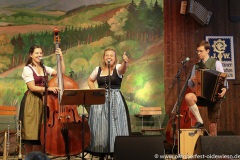 ZechFreiStil, Tag 14 im Volkssängerzelt Schützenlisl auf der Oidn Wiesn am Oktoberfest in München 2022