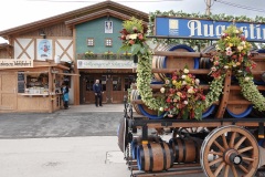 Tag 14 im Volkssängerzelt Schützenlisl auf der Oidn Wiesn am Oktoberfest in München 2022