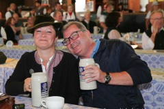 Tag 4 im Volkssängerzelt Schützenlisl auf der Oidn Wiesn am Oktoberfest in München .2022