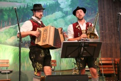 De junga Oidboarisch`n, Tag 4 im Volkssängerzelt Schützenlisl auf der Oidn Wiesn am Oktoberfest in München .2022