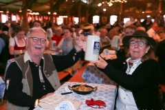 Tag 4 im Volkssängerzelt Schützenlisl auf der Oidn Wiesn am Oktoberfest in München .2022