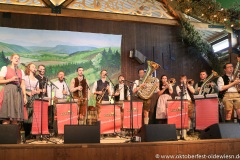 Kapelle Kaiserschmarrn, Tag 5 im Volkssängerzelt Schützenlisl auf der Oidn Wiesn am Oktoberfest in München 2022