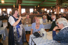 Renate Maier, Tag 5 im Volkssängerzelt Schützenlisl auf der Oidn Wiesn am Oktoberfest in München 2022