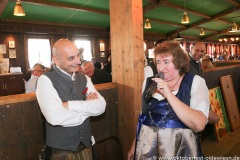 Renate Maier, Tag 5 im Volkssängerzelt Schützenlisl auf der Oidn Wiesn am Oktoberfest in München 2022