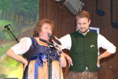 Renate Maier, Tag 5 im Volkssängerzelt Schützenlisl auf der Oidn Wiesn am Oktoberfest in München 2022