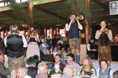 Kapelle Kaiserschmarrn, Tag 5 im Volkssängerzelt Schützenlisl auf der Oidn Wiesn am Oktoberfest in München 2022